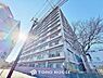 外観：太陽に愛された邸は、陽当り通風に優れた魅力的で快適さを追求した邸宅です。
