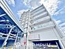 外観：建物の居住性に拘った邸宅は、「落ち着き」と「安らぎ」と「快適」を実現してくれます。