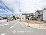 外観：周辺環境とのコラボレーションにより明るく開放的な空間を演出しております。