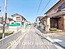 外観：街並みの風景に包み込まれながら、瀟洒な印象も湛えて佇みます。