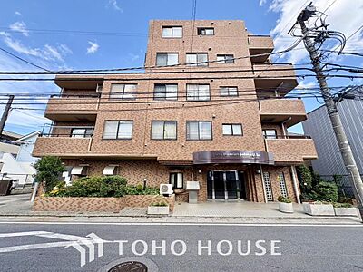 外観:帰宅途中にショッピングやカフェを楽しんだり、利便性の良いこの地の生活は人々を魅了します。季節の流れを感じ、ゆったりとした一時を。時間の流れを取戻し、休日はスローライフを。 外観:帰宅途中にショッピングやカフェを楽しんだり、利便性の良いこの地の生活は人々を魅了します。季節の流れを感じ、ゆったりとした一時を。時間の流れを取戻し、休日はスローライフを。