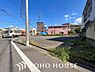 周辺：忙しく過ぎゆく日常を置き去るほど、ゆったりした時間が流れる環境です。『快適』は「家」と「街」と「環境」が調和した時に訪れるのだと改めて感じさせてくれます。