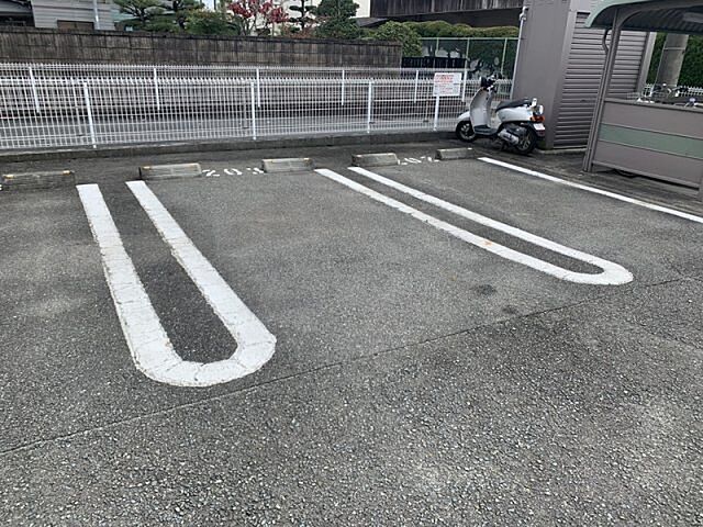 4 / 4