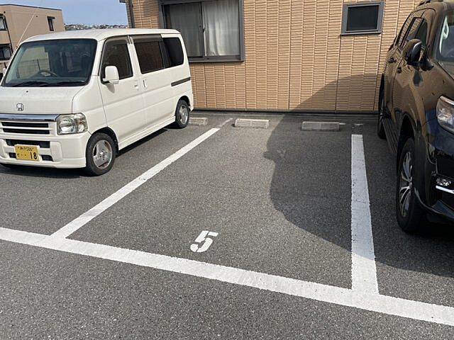 6 / 11