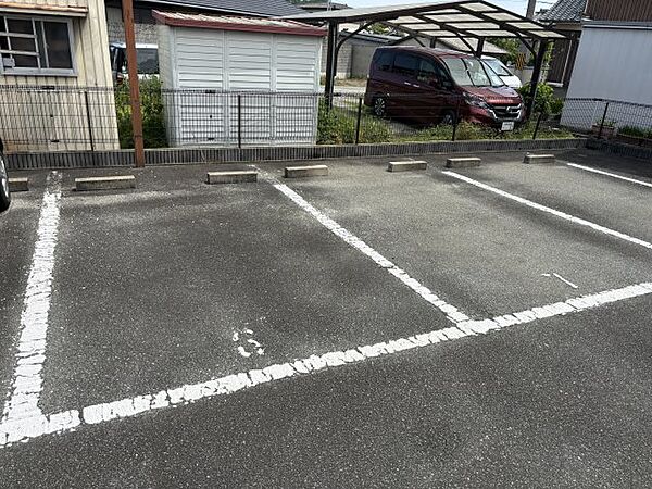 画像6:駐車場