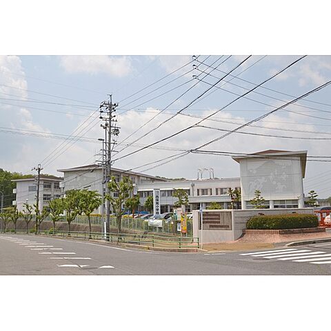 小学校「豊田市立西保見小学校まで400ｍ」