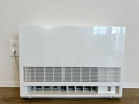 寒い季節にも室内を暖かく保てるファンコンベクターを備えています。北海道の冬にも快適に過ごしやすく、給油の手間なく入居後すぐに使用できる点も魅力です。