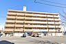 外観：【外観】6階建て総戸数42戸のうちの2階にあるお部屋です。徒歩10分圏内にけやきウォークやジム、小学校、中学校がある生活に便利な立地。お車がない方もお買い物に困らないですね。