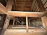 室内：普段の生活ではなかなか見ることのない小屋裏までしっかりと点検を行います。