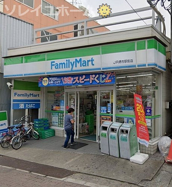 画像17:【コンビニエンスストア】ファミリーマート ＪＲ堺市駅前店まで331ｍ