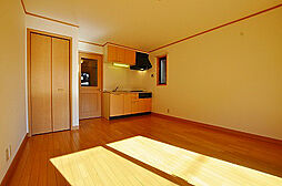 デザインコート日明 101 1階ワンルームのリビング/ダイニング