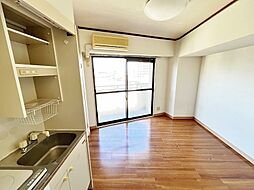 メディケアビル 402 4階ワンルームのリビング/ダイニング