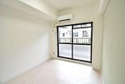 モナークマンション祐天寺 4階ワンルームのリビング/ダイニング