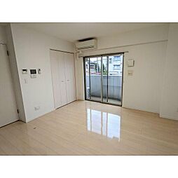 ケーディーエックスレジデンス上野毛 4階ワンルームのリビング/ダイニング