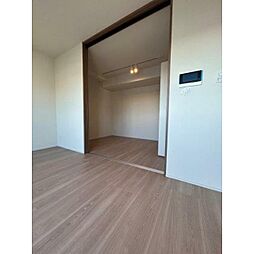 オープンブルーム二子 2階1LDKのリビング/ダイニング