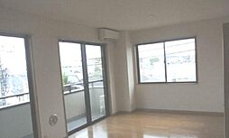 サロンド弦巻 3階2LDKのリビング/ダイニング