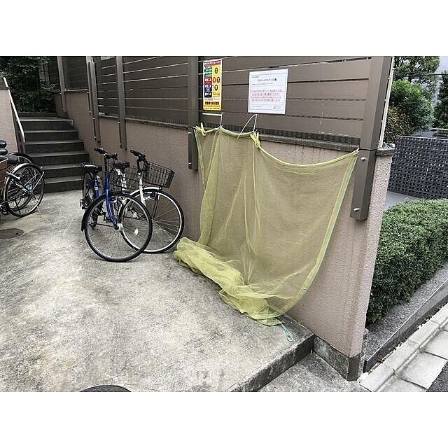 4 / 10