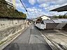 外観：前面道路含む現地写真