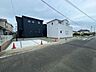 外観：前面道路含む現地写真