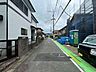 外観：前面道路含む現地写真