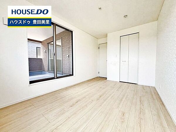 寝室を拡大表示