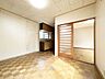 室内：（RF予定）約17帖のLDKに変更予定です。大きな窓があるので、明るく過ごしやすい空間になっています。