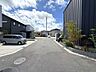 外観：前面道路含む現地写真