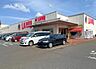 周辺：ラ・ムー 亀田店驚きの低価格と豊富な品揃えが魅力のディスカウントスーパー。24時間営業で使い勝手が良く、食品や日用品をお得に揃えたい方に最適。家計にやさしい地域密着型の便利なお店です。 490m