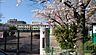 周辺：豊島小学校 385m