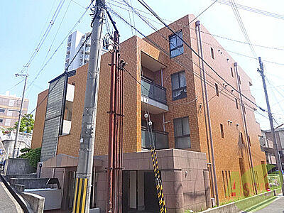 外観：豊中市桜の町「ファミーユ」