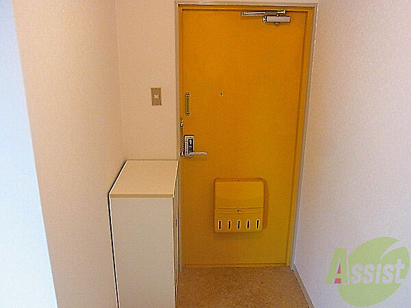 画像12:可愛い黄色の玄関。