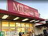 周辺：Mikawaya御器所松風店 徒歩5分。 330m