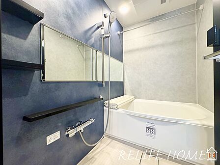 ■Bath Room■ 一日の疲れを癒す場として、ゆったりと足を伸ばしてくつろげる綺麗で清潔感のある色味の浴室。