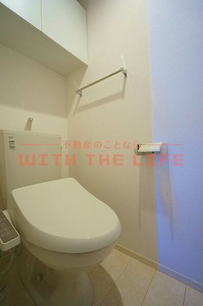 画像19:落ち着いた色調のトイレです