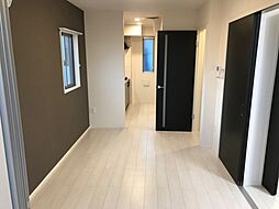 エンプレス　VI 201号室 2階1LDKのリビング/ダイニング