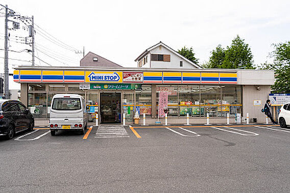ミニストップ ...