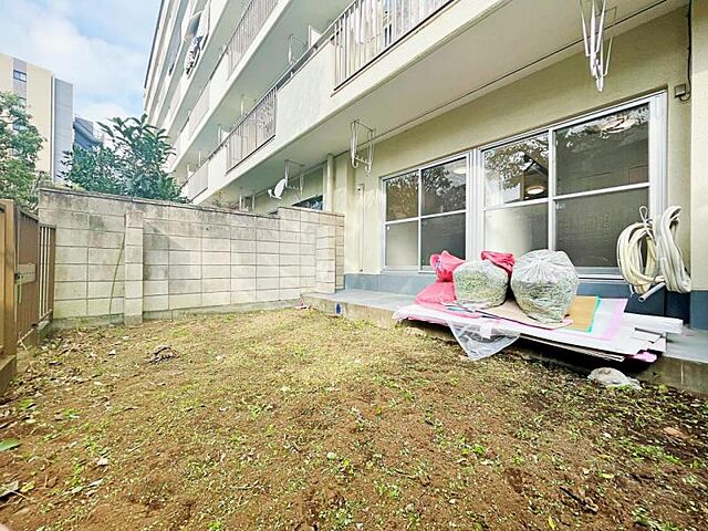 バルコニー マンション国領 1階/-