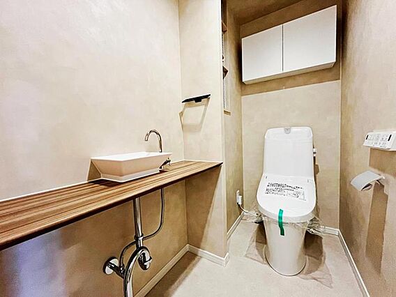 トイレ新規交換...
