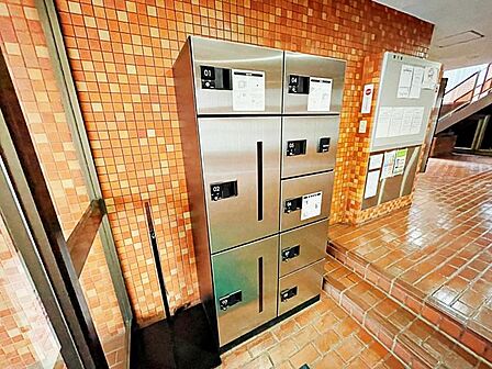 【宅配ボックス】不在時の荷物の受取もできます。