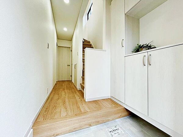 玄関を拡大表示