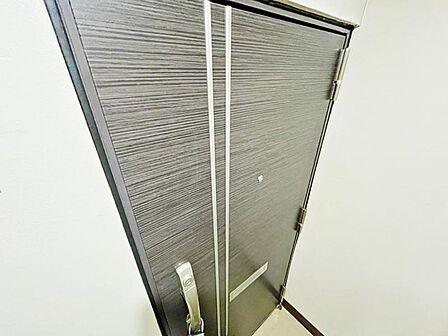 玄関ドア交換済です♪