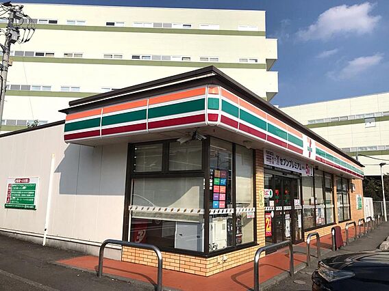 セブン-イレブ...