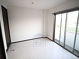 シャトーボヌゥール郡家本町 3階1Kのリビング/ダイニング