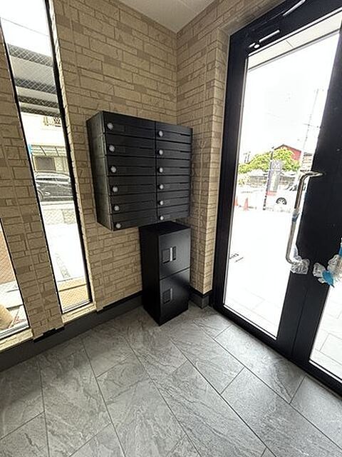6 / 12