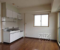JR湖西線 大津京駅 徒歩9分の賃貸マンション 4階2LDKのリビング/ダイニング