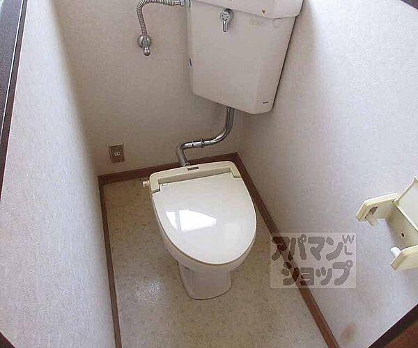 画像8:シンプルなトイレ