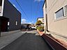 外観：前面道路含む現地写真