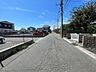 外観：前面道路含む現地写真