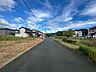 外観：前面道路含む現地写真