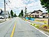 外観：前面道路含む現地写真